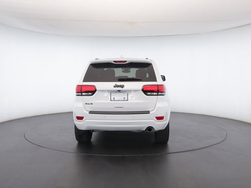 Certified 2022 Jeep Grand Cherokee Laredo X image 28