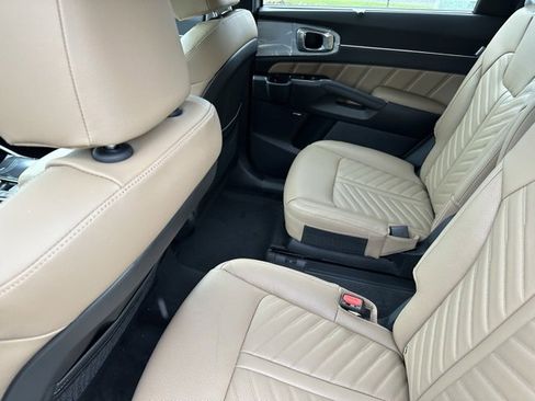 New 2026 Kia Sorento SX Prestige w/ Olive Brown Leather Package image 15