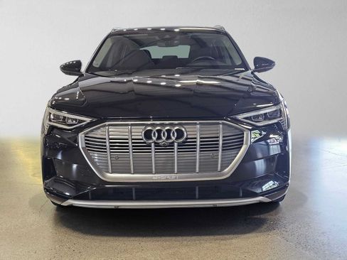 Used 2023 Audi e-tron Premium Plus w/ Premium Plus Package AWD/4WD image 8