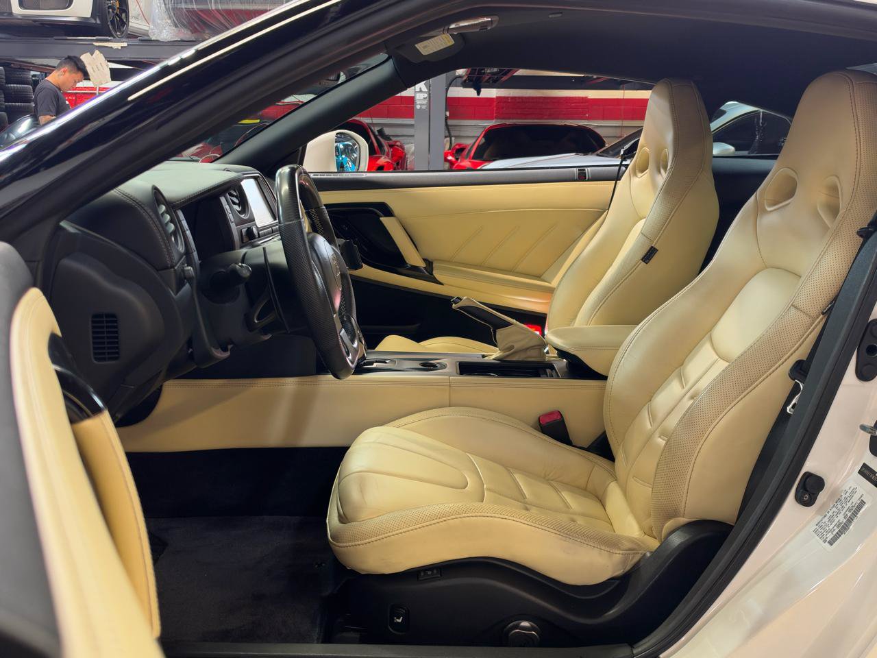 Used 2015 Nissan GT-R Premium AWD/4WD image 17