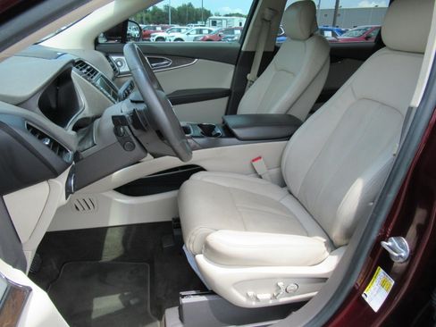 Used 2020 Lincoln Nautilus Reserve w/ Equipment Group 202A AWD/4WD image 19