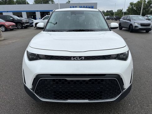 Used 2025 Kia Soul LX w/ LX Technology Package FWD image 13