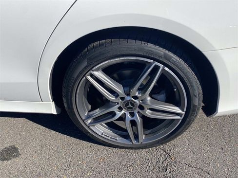 Certified 2019 Mercedes-Benz E 300 4MATIC image 11