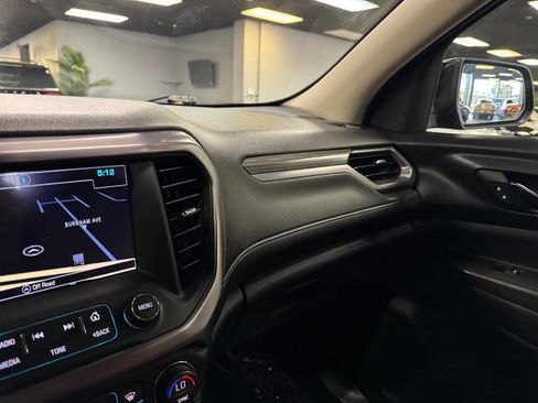 Used 2017 GMC Acadia SLT image 27