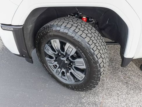 Used 2025 GMC Sierra 3500 Denali w/ Denali Reserve Package AWD/4WD image 32