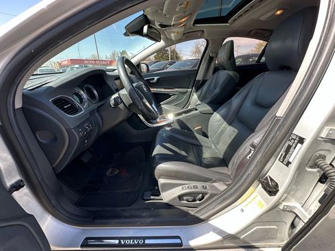 Used 2012 Volvo S60 T5 image 10