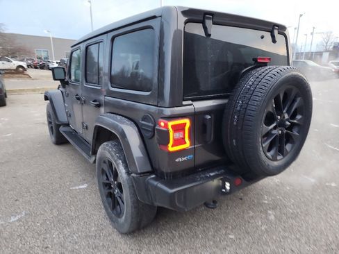 Used 2021 Jeep Wrangler Unlimited Sahara w/ Cold Weather Group image 5