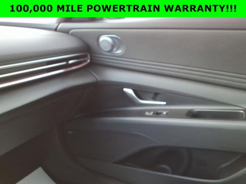 Certified 2025 Hyundai Elantra Limited image 28