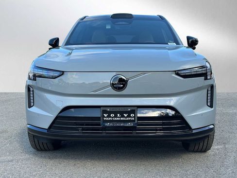 New 2025 Volvo EX90 Plus image 8