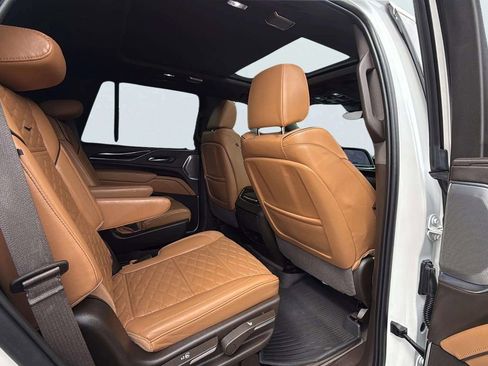 Used 2023 Cadillac Escalade Premium Luxury w/ Performance Package AWD/4WD image 20