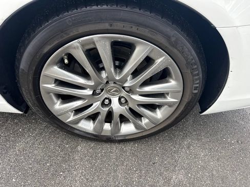 Used 2014 Lexus LS 460 w/ Comfort Package RWD image 9