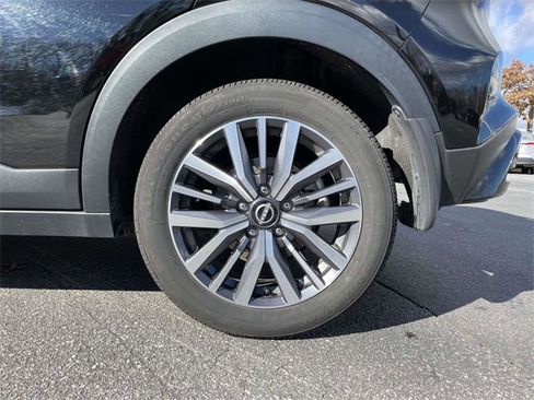 Used 2024 Nissan Kicks SV image 9