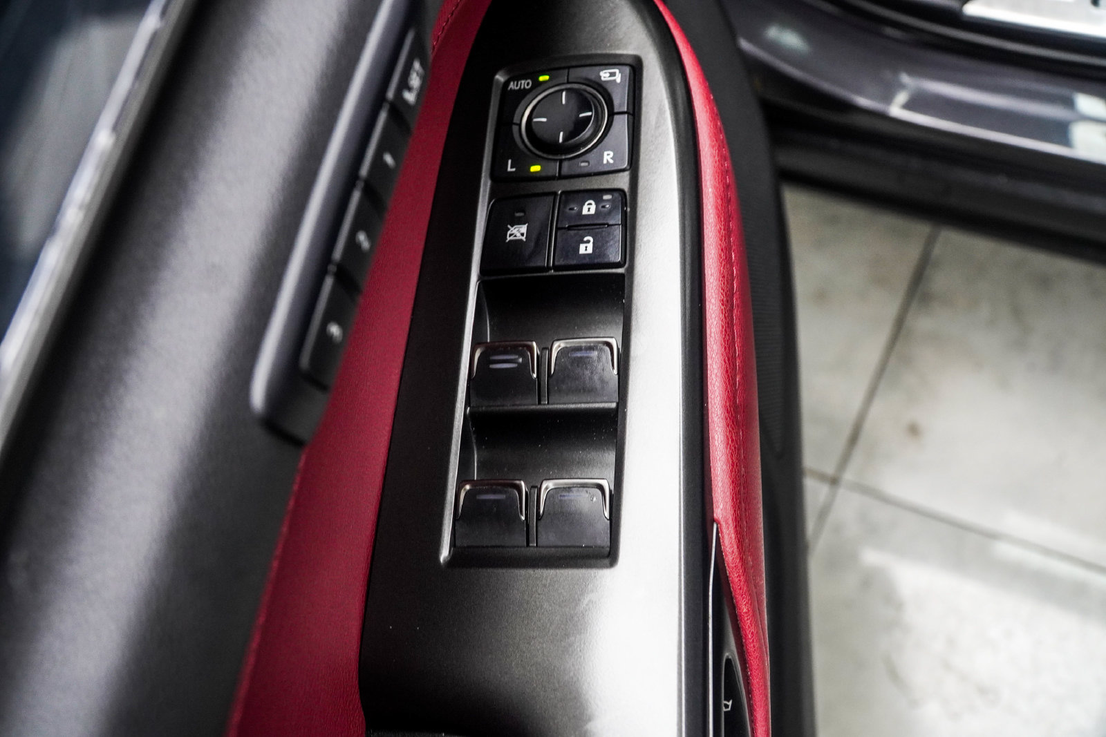 Used 2025 Lexus NX 250 FWD w/ Accessory Package (2T) image 34