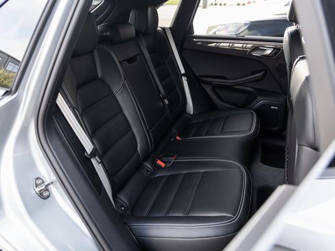 Certified 2026 Porsche Macan GTS AWD/4WD image 45