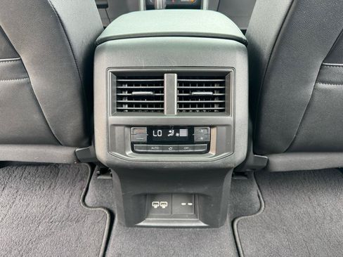 Used 2020 Volkswagen Atlas SE w/ Panoramic Sunroof Package FWD image 24