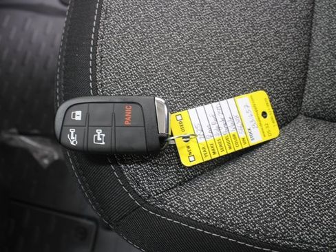 Used 2025 RAM ProMaster 2500 w/ Storage Group image 13