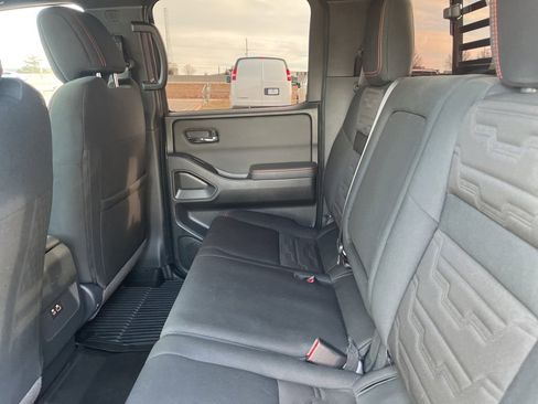 Used 2024 Nissan Frontier PRO-4X w/ Technology Package image 11