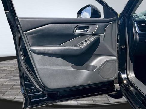 Used 2026 Nissan Rogue SV FWD image 20