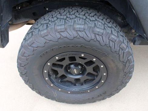 Used 2015 Jeep Wrangler Unlimited Rubicon w/ Connectivity Group image 53