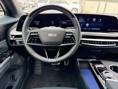 New 2026 Cadillac Lyriq Signature Luxury w/ Nappa Leather Package RWD image 17