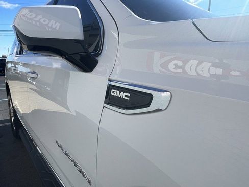 Used 2023 GMC Yukon XL SLT image 6