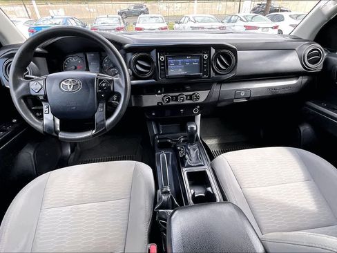 Used 2018 Toyota Tacoma SR RWD image 10