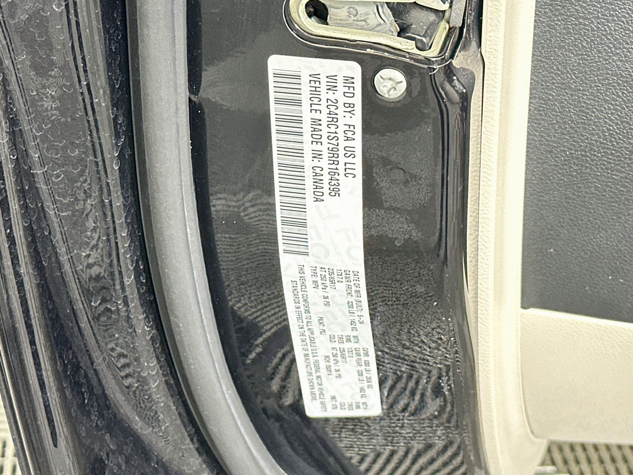 Used 2024 Chrysler Pacifica Limited FWD image 12
