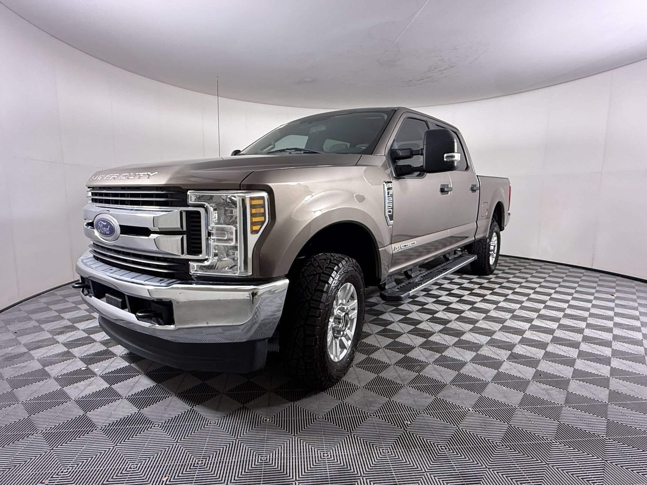 Used 2019 Ford F250 XL w/ STX Appearance Package AWD/4WD image 1