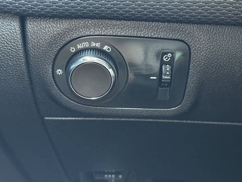 Used 2017 Chevrolet Cruze LS image 30