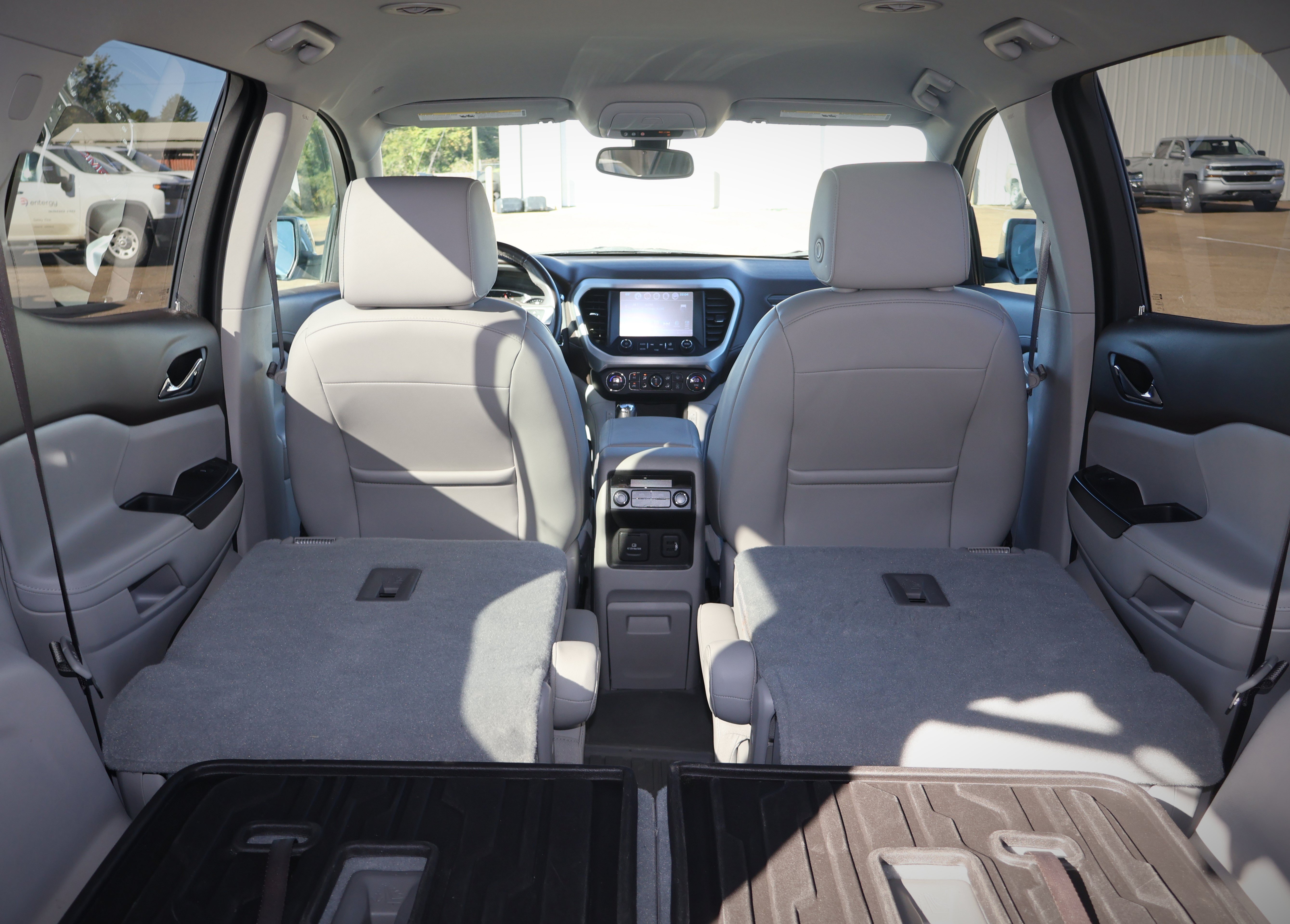 Used 2019 GMC Acadia SLT w/ LPO, Floor Liner Package FWD image 28