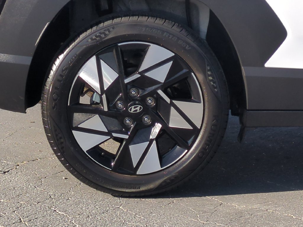 Certified 2024 Hyundai Kona SEL FWD image 9