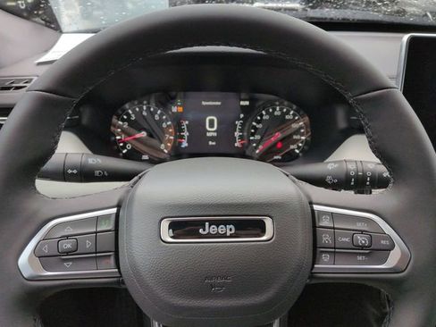 New 2026 Jeep Compass Limited image 25