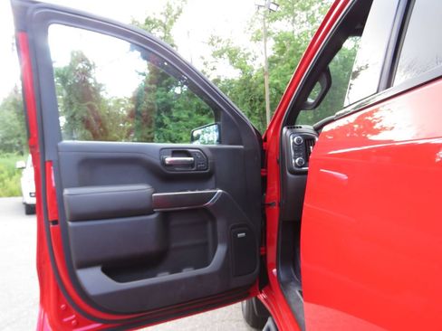 Used 2021 GMC Sierra 1500 AT4 w/ AT4 Preferred Package AWD/4WD image 9