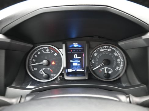 Used 2023 Toyota Tacoma TRD Off-Road AWD/4WD image 15