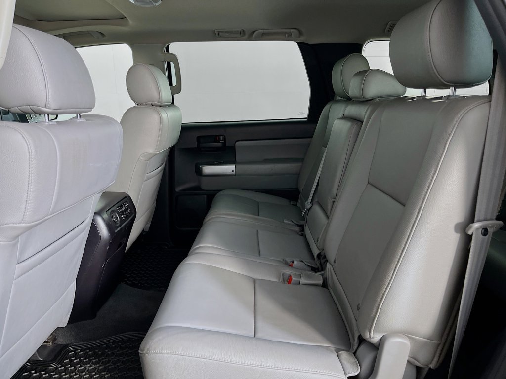 Used 2019 Toyota Sequoia SR5 AWD/4WD image 31