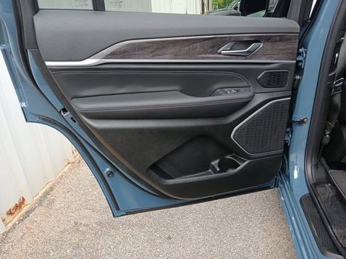 New 2026 Jeep Grand Cherokee L Limited AWD/4WD image 22