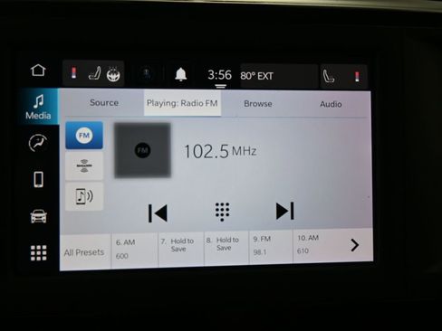 Used 2023 Chrysler Voyager LX FWD image 18