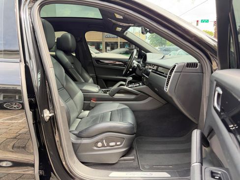 Used 2020 Porsche Cayenne S AWD/4WD image 48