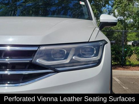 Used 2022 Volkswagen Tiguan SEL R-Line AWD/4WD image 2