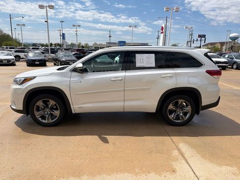 Used 2017 Toyota Highlander Limited Platinum AWD/4WD image 9