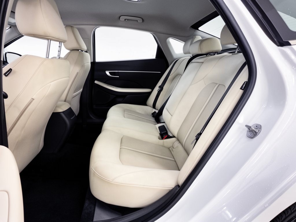 Used 2025 Hyundai Sonata SEL FWD image 25