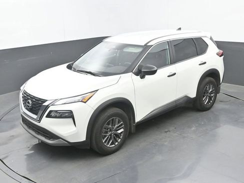 Used 2023 Nissan Rogue S image 16