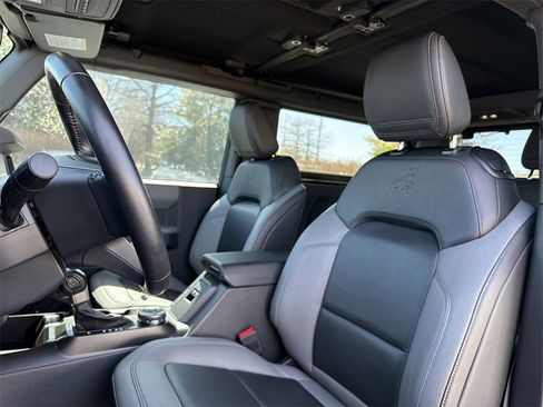 Used 2022 Ford Bronco Black Diamond image 12