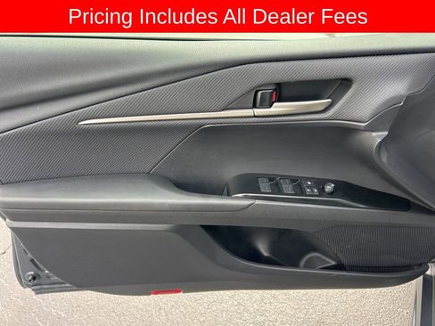 Used 2025 Toyota Camry SE FWD image 3