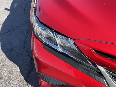 Used 2020 Toyota Camry SE image 16