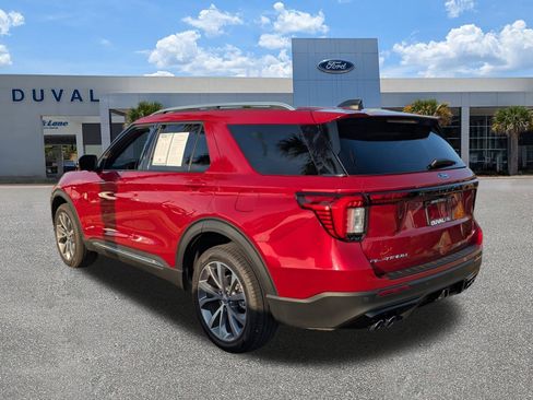 Used 2025 Ford Explorer Platinum w/ Ultimate Package image 6