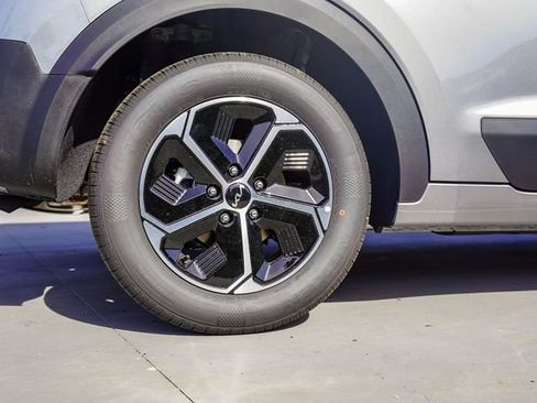 New 2026 Kia Niro LX FWD image 9