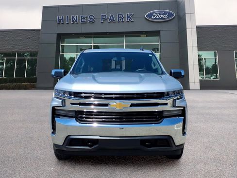 Used 2019 Chevrolet Silverado 1500 LT AWD/4WD image 2