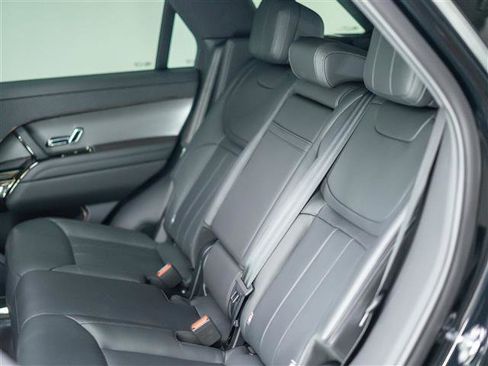 New 2025 Land Rover Range Rover Sport SE image 18