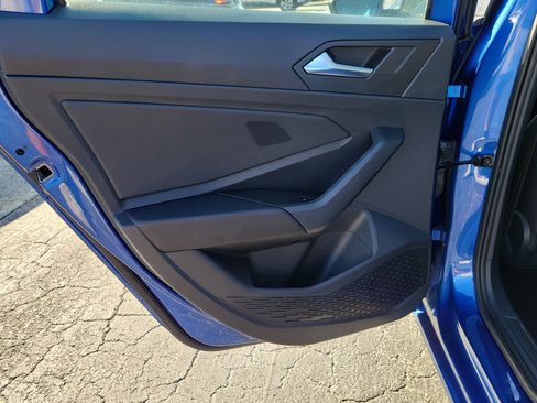 Used 2024 Volkswagen Jetta SE FWD image 12
